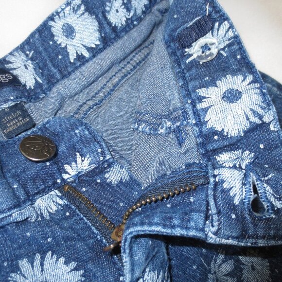 🎉5 For $15🎉 Girl's denim jeggings w flowers SIZE 8 - Picture 5 of 10